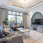 1Bdr Apartment With Burj Khalifa View I Walking Distance To Dubai Mall I Tajeer